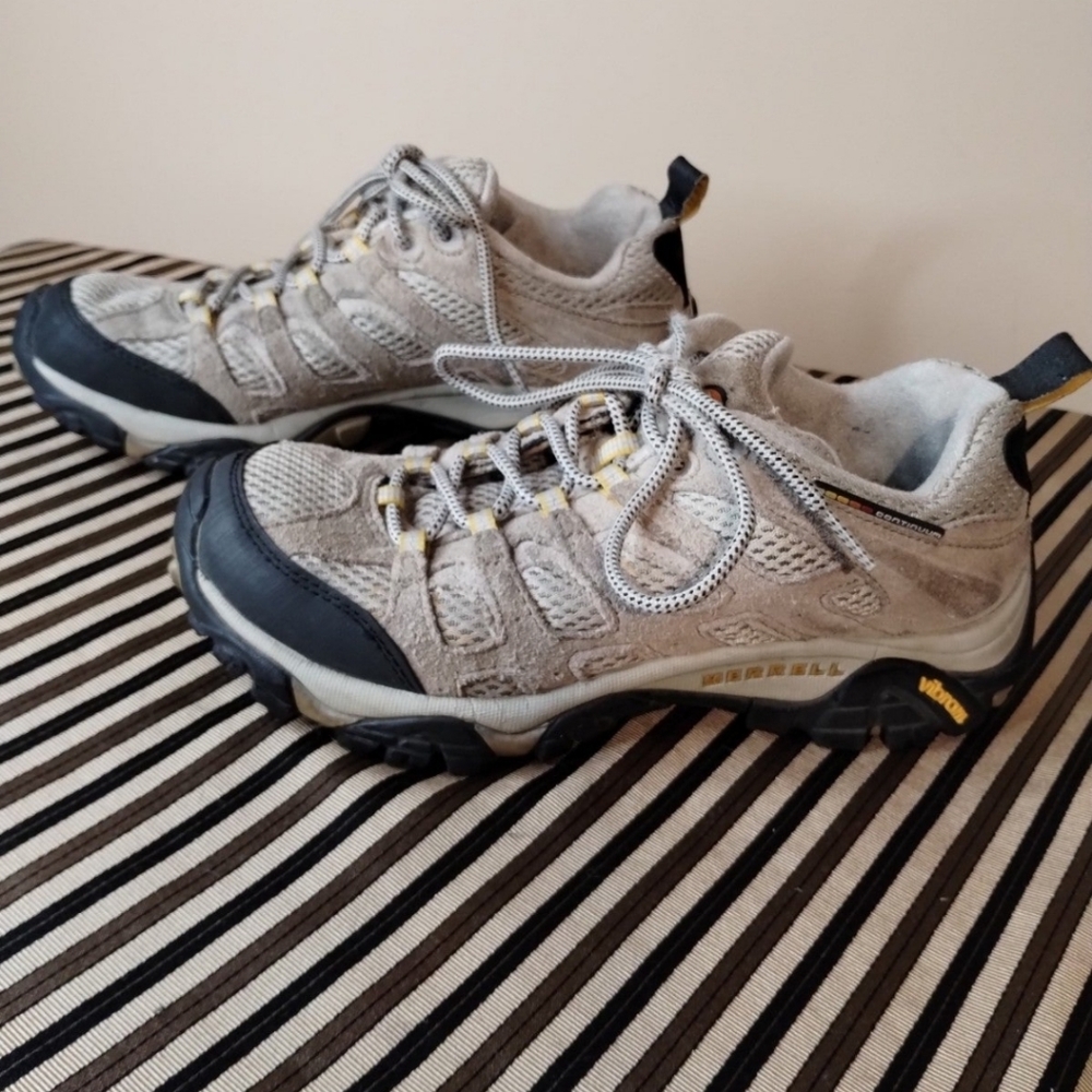Merrell Moab Ventilator Taupe Hiking Shoes Brown Leather Vibram Women’s 8